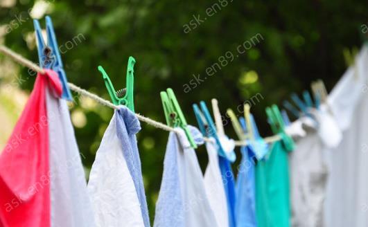 ​连绵阴雨天拯救又湿又臭的衣服 不同布料衣服的保存方法