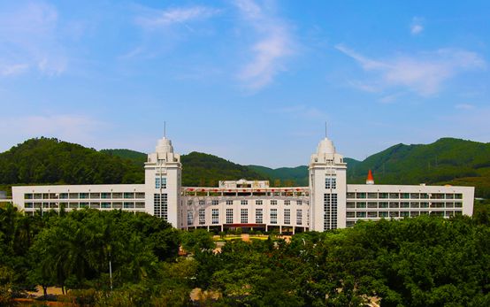 深圳市宝安第一外国语学校